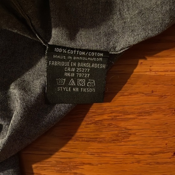 For Him London M heathered gray shirt with pearly snaps and  front pockets - Picture 4 of 7